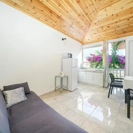 Stefanija Apartment *