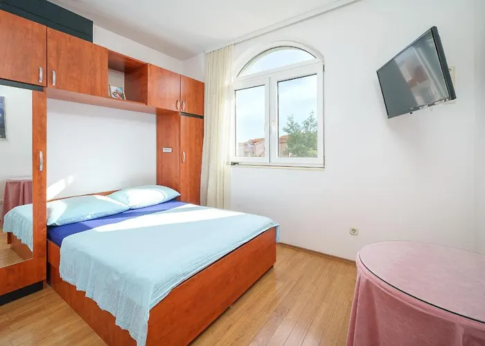 And Stefanija Apartamento Vodice